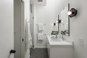 100