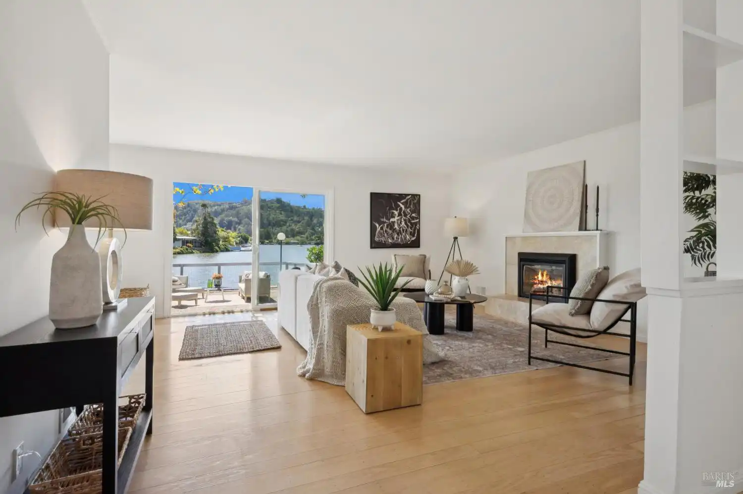 72ff1067 503a 4113 b135 fe7c6eda3083