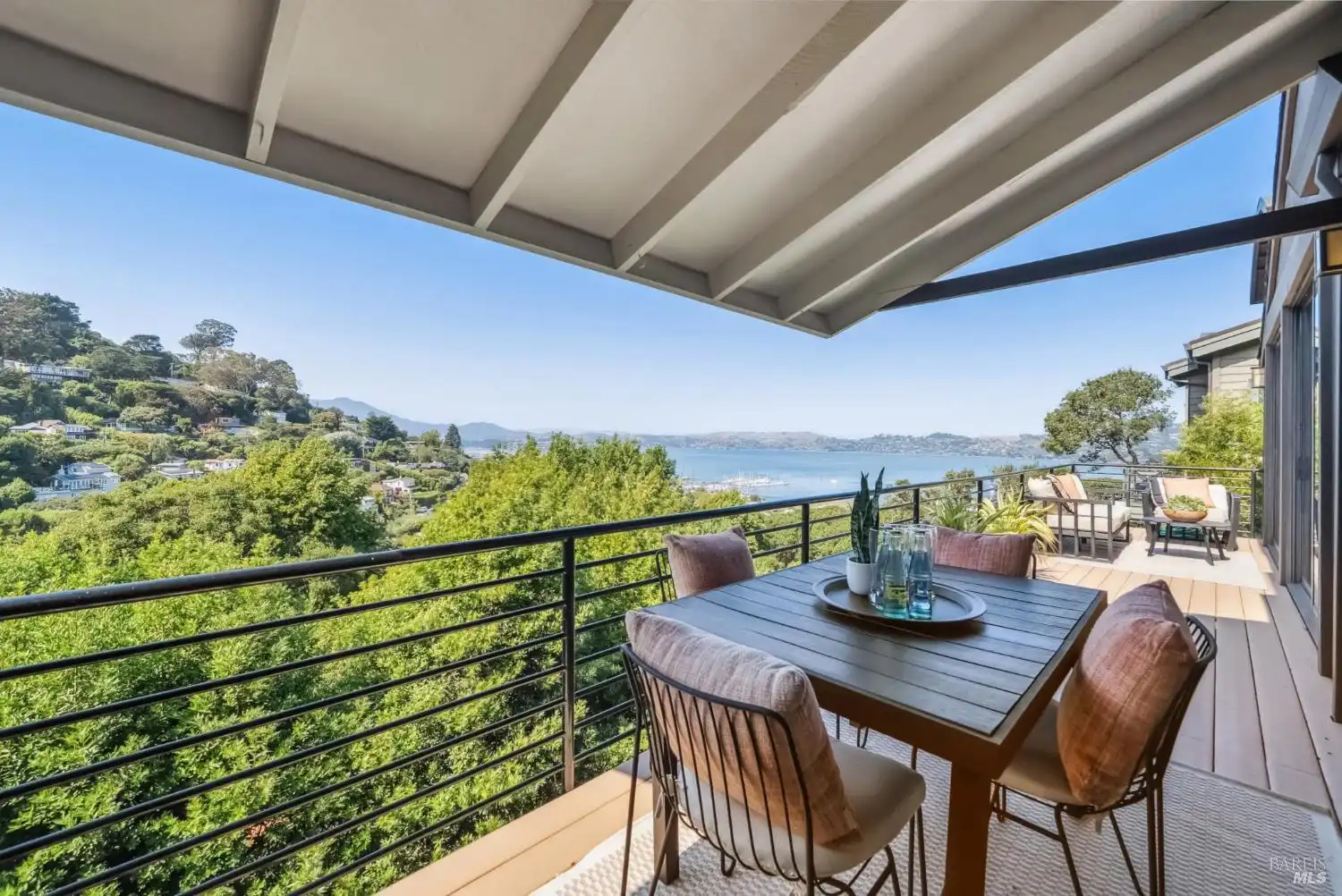 8d2d2a2c d7a1 40fe 8ba7 f1f41ff43f12